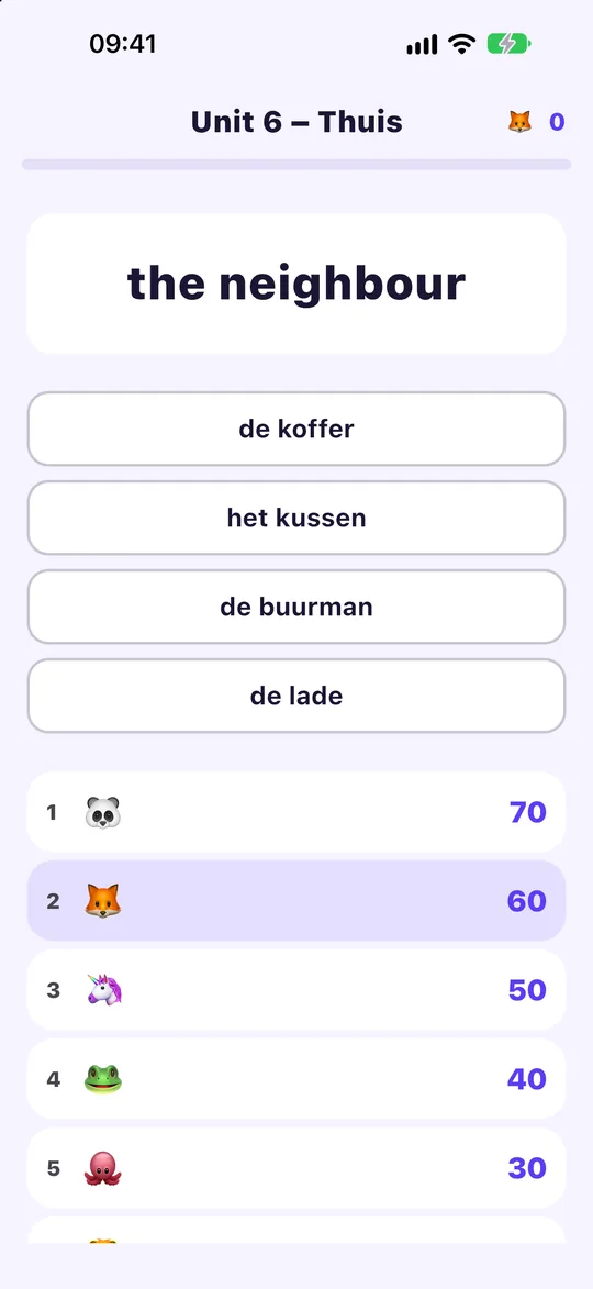 Een battle in Yo Bro: een Engels woord met vier antwoorden om uit te kiezen, boven een scorebord waarop elke speler een dieren-emoji is.
